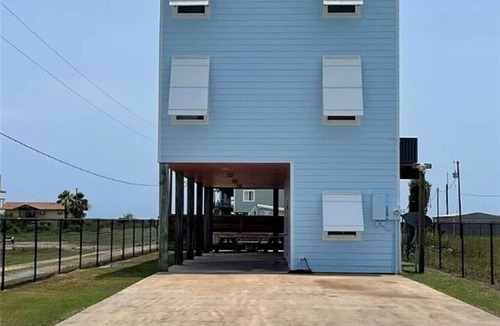 Port O Connor House | Fisherman`s Retreat | Boat Slip, ICW Views, Sleeps 12