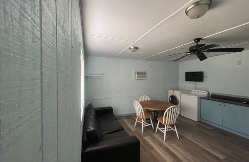 Port O Connor Cabin | Fishing Cabin 300’ from boat ramp