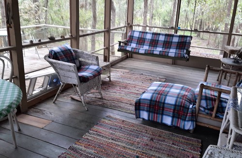 Votaw Cabin | Fishing cabin on private lake