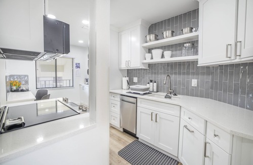 Tierra Verde Condo | Five star Remodel On Bay, Close to Beach, Discount for Monthly stays
