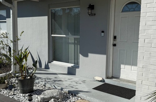 Deltona Lakes House | FL LAKEFRONT full house 2/1
