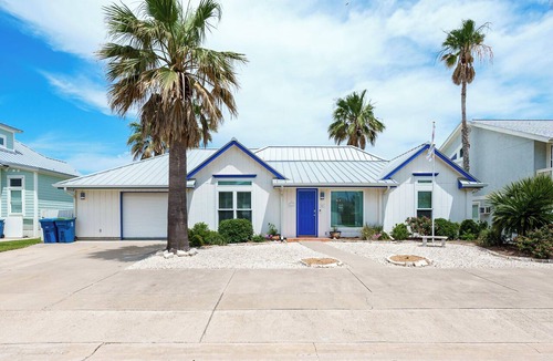 Key Allegro Cottage | Flamingo House by Miss Kitty’s