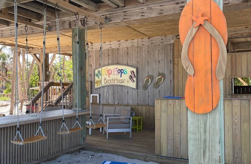 North Captiva House | Flip Flops Beachfront House: Sand Bar, Panoramic Gulf Views & Majestic Sunsets