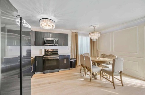 Middle River Terrace House | FLL Pool Retreat | 3BR, Sleeps 8, Near Beach