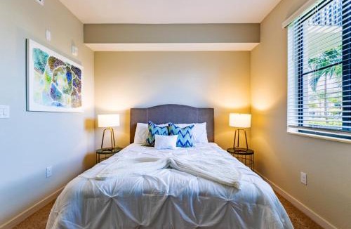 Three Oaks Apartment | Fort Myers 2BR Condo | Pool + BBQ + Gym