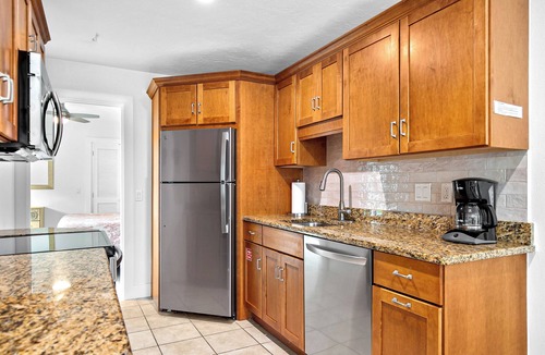 Ilexhurst House | Four Beach Lovers 3 · Garden & Gulf · Solar · 5 Seconds to Beach