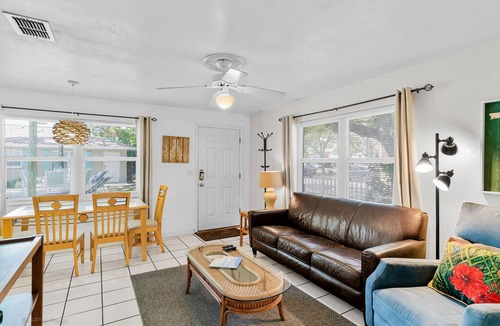 Independence Square House | Four Winds North West - PET FRIENDLY Villa!!