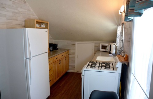 Tavares Apartment | Fox Haven Apt #2 Upstairs 1 Bedroom Apartment