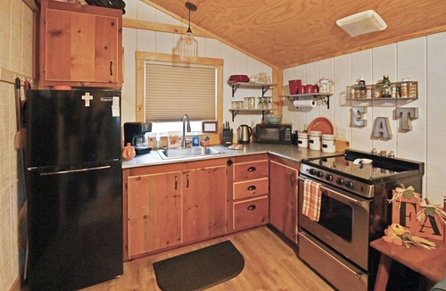 Fredericksburg Cabin | Fredericksburg, TX Cabin - River Access - Romantic Getaway