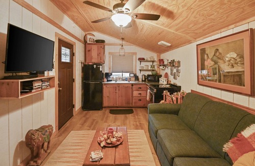 Fredericksburg Cabin | Fredericksburg, TX Cabin - River Access - Romantic Getaway