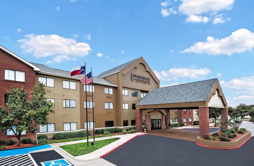 Tech Terrace Apartment | Free Breakfast. Shared Pool & Hot Tub. Studio Near Texas Tech University & University Medical Center.