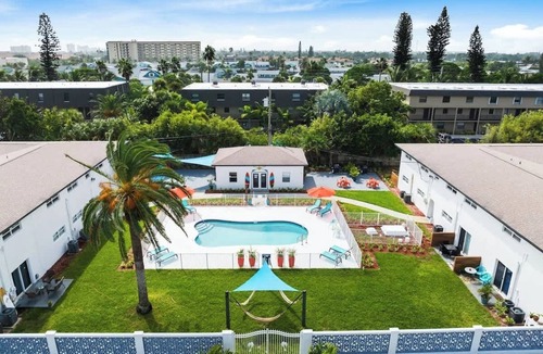 Indian Harbour Beach Apartment | FREE LCO @ 6 p.m. in July - Pool, gym, games!