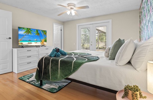 Ozona House | FREE Pool Heating! Pet-Friendly!!!SPECIAL PRICING 04/13-04/30 ONLY!!!