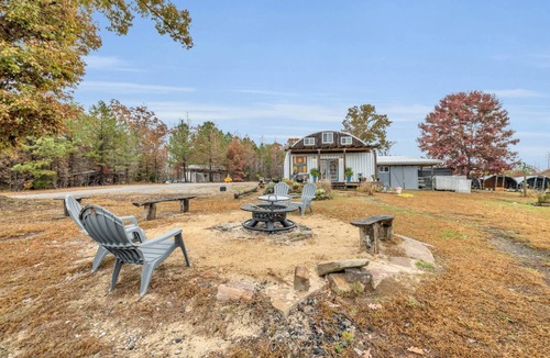 Trenton Cabin | Free Ruby Falls Ticket & More -Mountaintop with mountain view-Farm Stay-Chattanooga-Cloudland Canyon