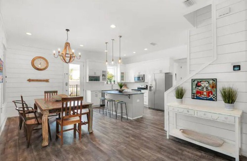 Clipper Cove House | Freestyle! 2 blks to beach! Pool! Free golf cart!