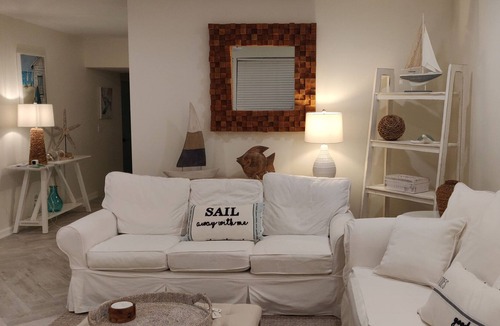 Coral Ridge Isles Condo | Freshly remodeled stylish, coastal 2/2 condo with cozy backyard near the beach