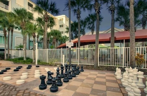 Florida Central Atlantic Coast House | Friends and Family Orlando Getaway. 3 Comfy Units for 12 Guests, Pool, Shuttle