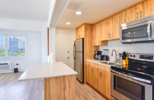 North Bay Village Apartment | Front Bay & Unique Stay for a Relaxing Experience