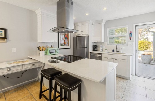 Sunnyside Villa | Front Beach Rd Gulf Escape II 2BR/2.5BA