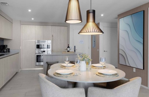 Hollywood South Central Beach Apartment | Front Ocean View: Amazing Pools