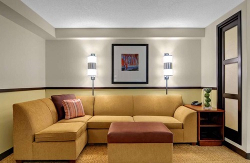 Harbordale Hotel | Ft Lauderdale Cruise Port Nearby | Free Breakfast