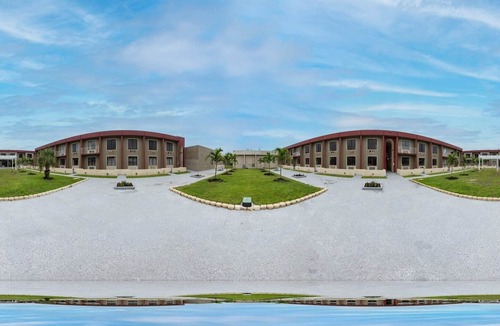 Orlando Apartment | Full Bed Accessible with kitchenette Non-Smoking