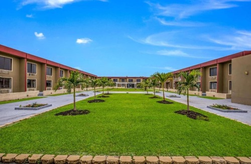 Orlando Apartment | Full Bed Accessible with kitchenette Non-Smoking