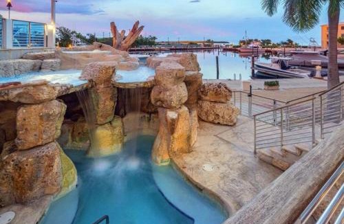 Rock Harbor House | FULL TIME LIC Mgr - MODERN 3 BED 4 BATH VILLA - UPSCALE OCEANFRONT RESORT - INDOOR PICKLEBALL - SPEAKEASY!