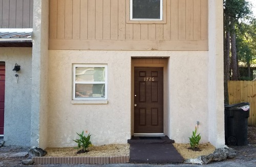 Gainesville House | Fully Equipped 2 BR 1.5 BA Townhome, AC, WiFi, TVs, Pest Ctrl in Gainesville, FL