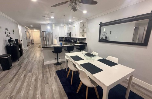 Tamarac House | Fully Furnished Corporate Rental, Free parking, Family Friendly