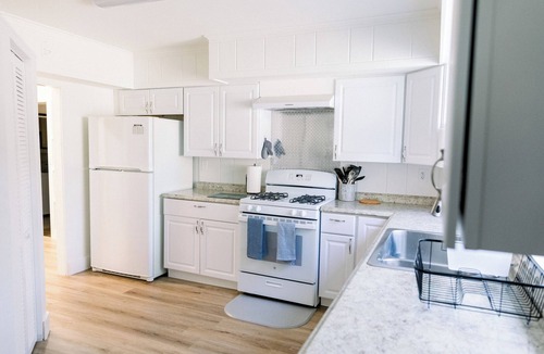 Sebastian House | Fully Renovated 4BR/2BA 5 Min to Beach Modern Coastal Retreat