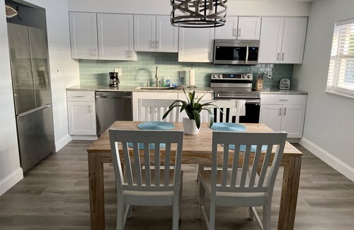 Cape Caneveral Beach Gardens Condo | Fully renovated condo one block from the beach!