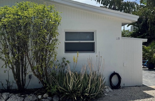 Layton Apartment | Furnished, updated 1-bedroom apartment in charming Layton ideal for snow-birds