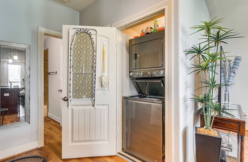 Jamaica Beach Cottage | Galveston Beach Haven w/Pool Access & Deck