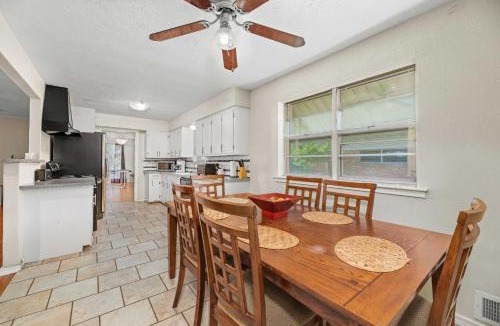 White Rock Hills House | Game Point in White Rock