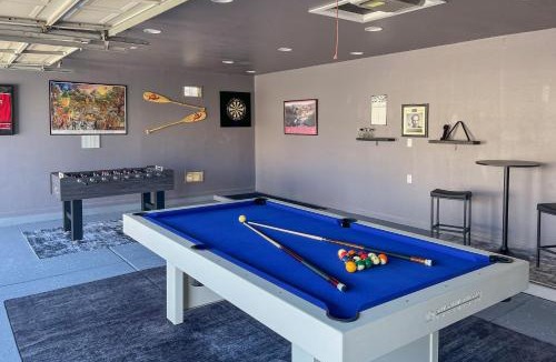 Garden Lakes House | Game Room & Backyard Oasis: Avondale Group Getaway