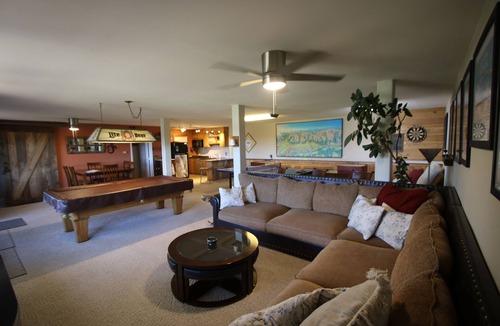 Buena Vista House | GAME ROOM, Incredible Mountain Views, 3bdrm, 3.5 Bath under 2 miles to downtown