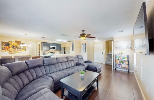 Southside House | Game Time: Near Lackland AFB And Sea World