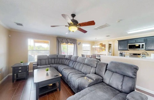 Southside House | Game Time: Near Lackland AFB And Sea World