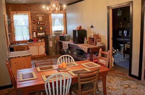 Caddo Gap Apartment | Gap Mercantile Cottage