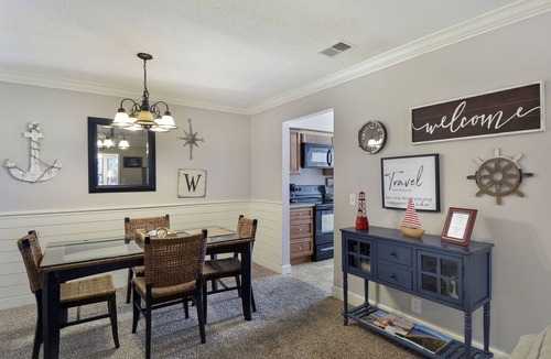 Saint Simons Heights Condo | Gated Beach Condo Pool, Tennis, Gym Walk to Ziggy’s St. Simons