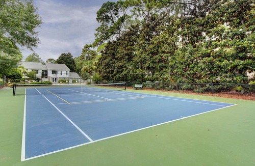 Saint Simons Heights Condo | Gated Beach Condo Pool, Tennis, Gym Walk to Ziggy’s St. Simons
