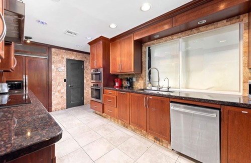 Seybold Villa | Gated Private Acre 5BR4BA Tropical Villa w/Theater