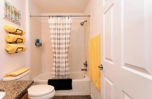 Liberty Park Cottage | Georgetown - Centrally Located 3/2 Designer Home