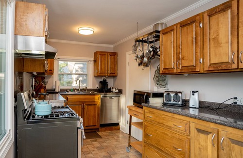 East Lake House | Get Away And Relax In Your Quiet, Private Chattanooga House