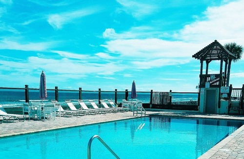 Bostwick Park Condo | Get lost in your DREAM VACATION in this modern beach condo