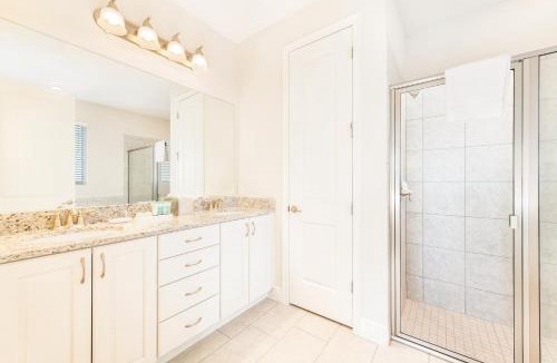 Historic Downtown Kissimmee House | Gleaming Home With Private Pool, Theater Room And Water Park Access Near Disney At Encore Resorts Reunion - 209Sf