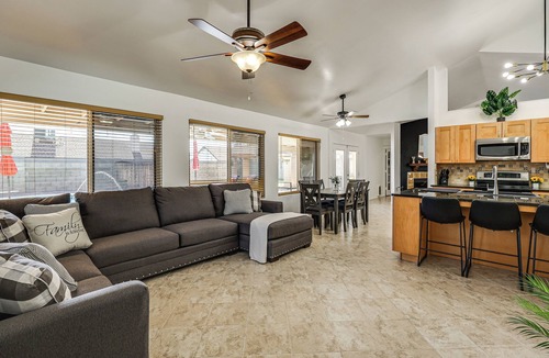Glendale House | Glendale Entertainment Hub! Family Home w/Pool
