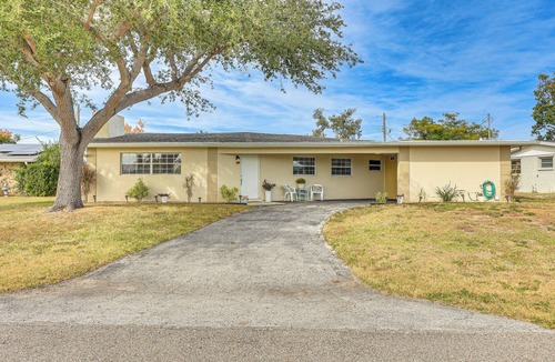 Port Charlotte House | Golf, Boat & Beach-Hop: Quiet Port Charlotte Home