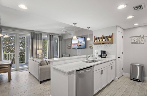 Baytowne Wharf Condo | Golf Cart ~ Gated Resort ~ Balcony